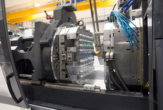 Used injection molding machine listing on Yantra Biz marketplace